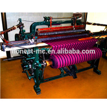 shuttle loom in weaving machine